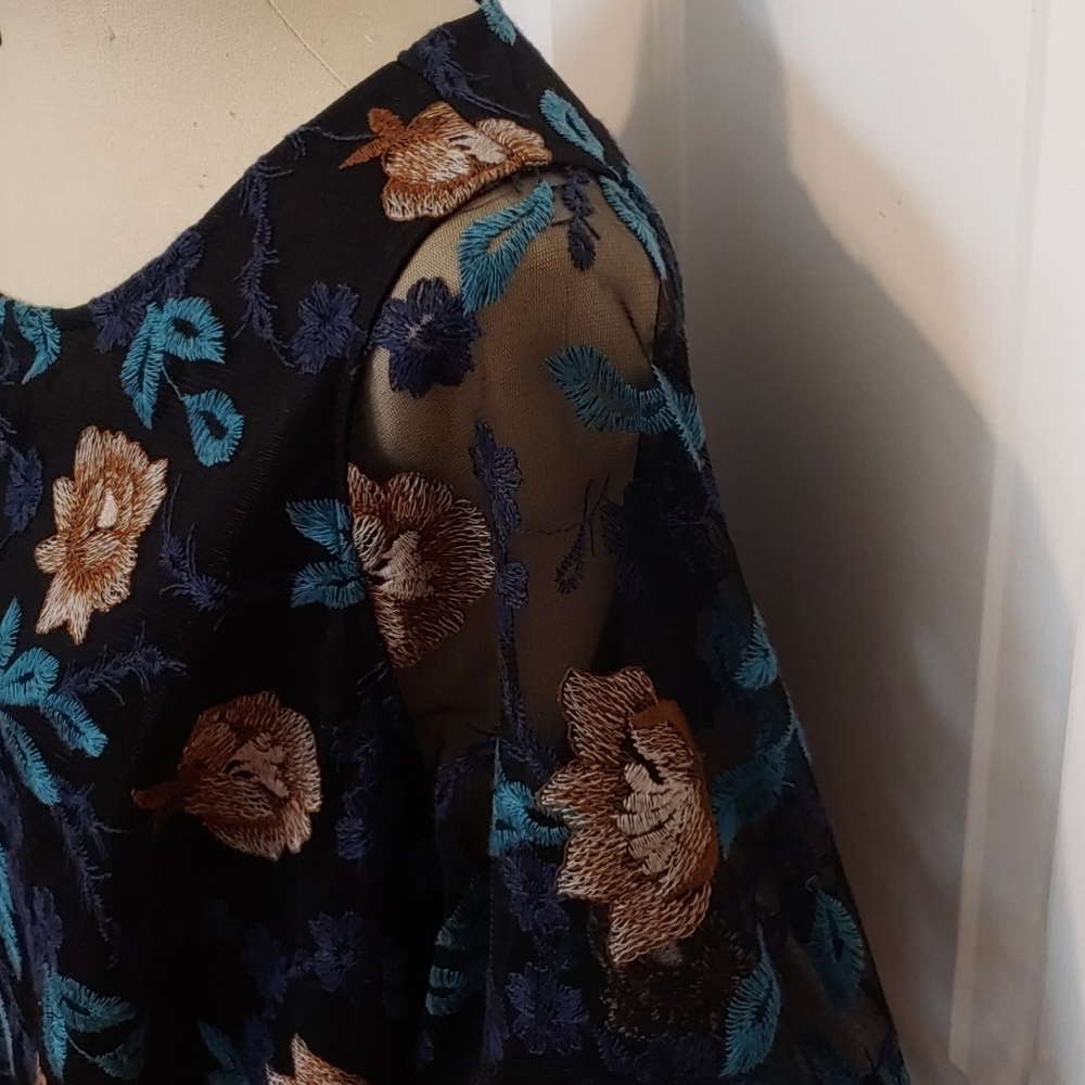 🌿 NWOT Catherines Top - Picture 5 of 10